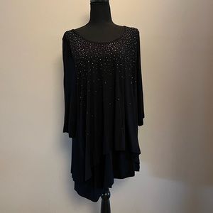 Karen Kane Size 1X Sparkly Studded Top in Black